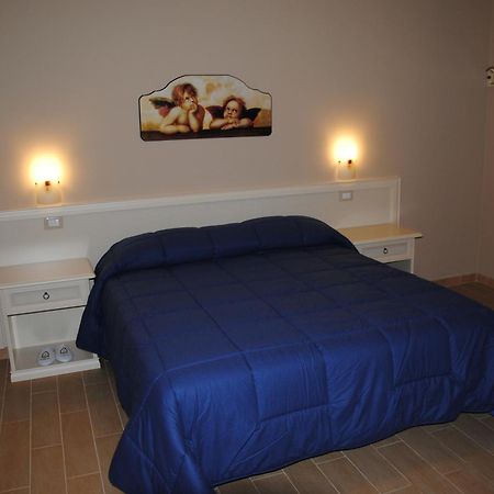 Hotel La Chioccia à Valmontone Extérieur photo